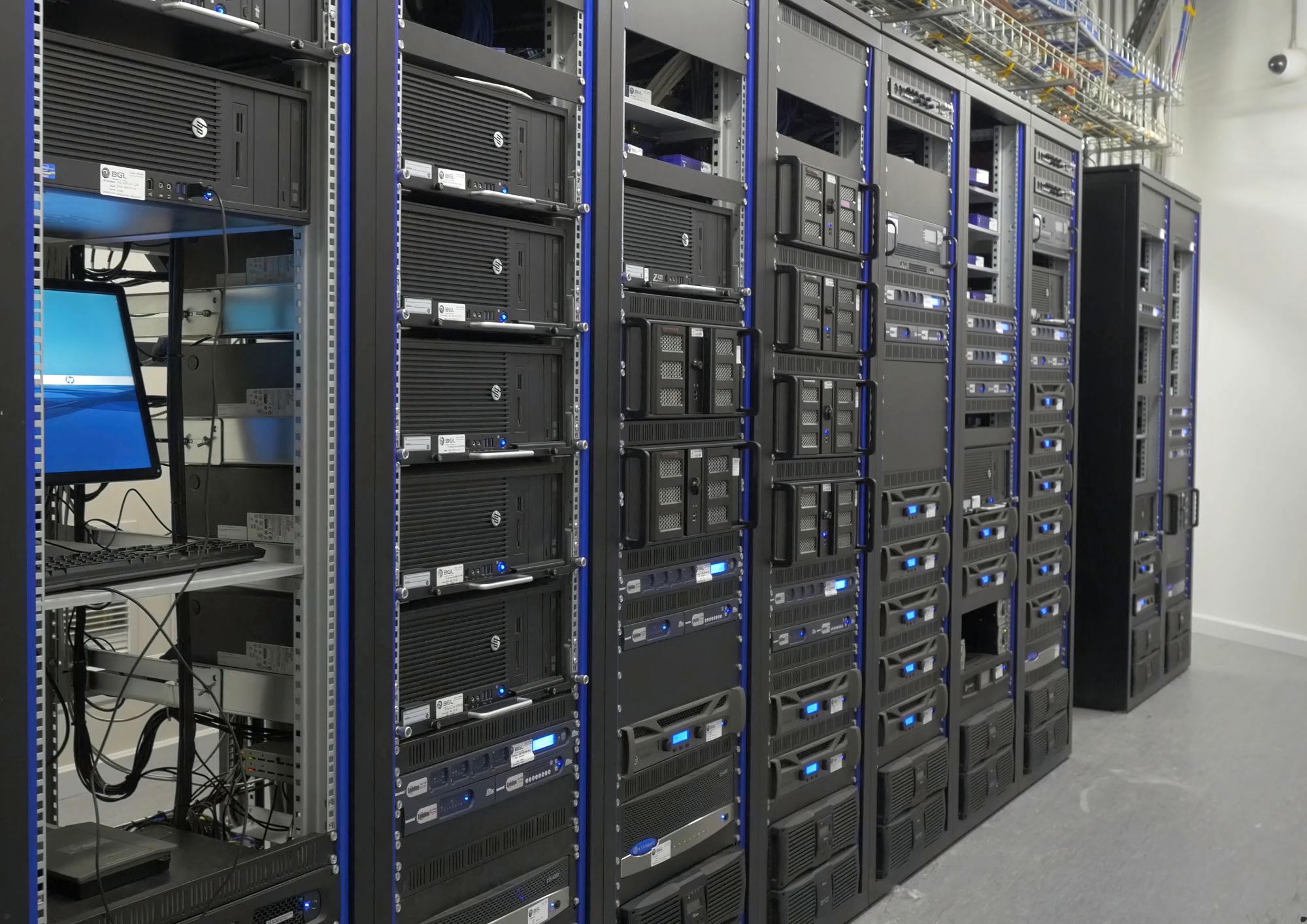 אחסון שרתים